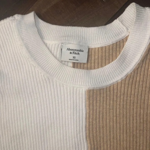 Abercrombie knit top - Picture 2 of 4